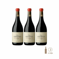 Tres botellas de vino Zuccardi Finca Piedra Infinita Gravascal Malbec de 750cc cada una.