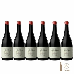 Seis botellas de vino Zuccardi The Amphora Project Malbec, con etiquetas visibles y tapones rojos.