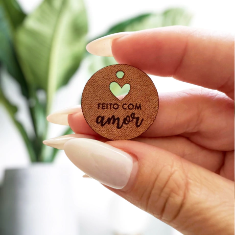Etiqueta Tecido Camurça Redonda 2,5x2,5cm - "Feito com Amor" (Ref 27) Sem personalização - comprar online