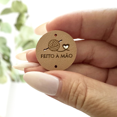 Etiqueta Sintética Sobreposta Redonda 2,5x2,5cm - "Feito à mão" (Ref 56) Sem personalização - comprar online