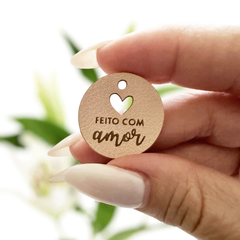 Etiqueta Sintética Tradicional Redonda 2,5x2,5cm - "Feito com Amor" (Ref 27) Sem personalização - comprar online