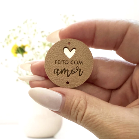 Etiqueta Sintética Sobreposta Redonda 2,5x2,5cm - "Feito com Amor" (Ref 58) Sem personalização - comprar online