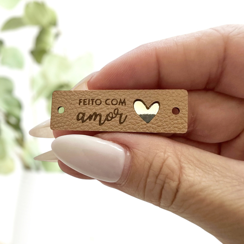 Etiqueta Sintética Sobreposta 4,0x1,2cm - "Feito com Amor" (Ref 41) Sem personalização - comprar online