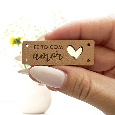 Etiqueta Sintética Sobreposta 4,5x1,5cm - "Feito com Amor" (Ref 42) Sem personalização - comprar online