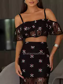 CONJUNTO TOP E SAIA RENDA SKAZI na internet