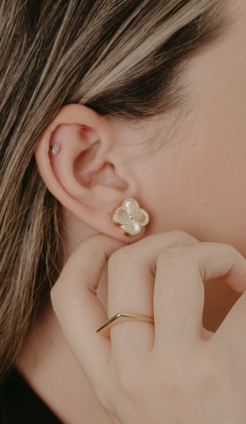 Conjunto trevo dourado