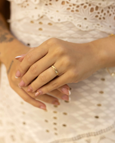 Par de Alianças Meia Cana 5mm ouro 18k - comprar online