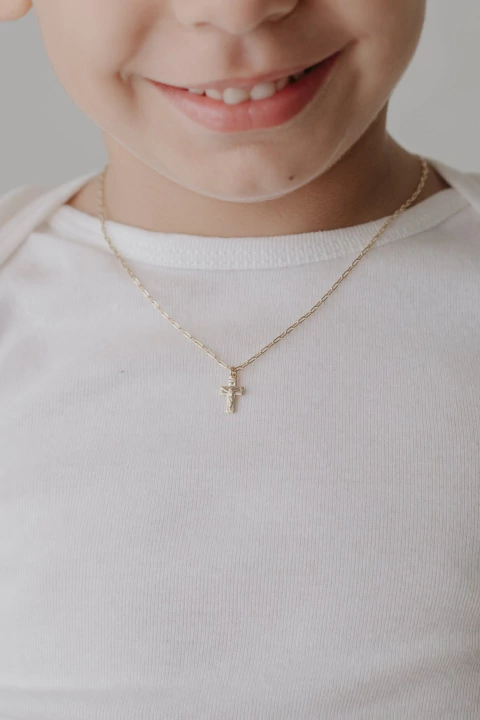 Crucifixo infantil corrente