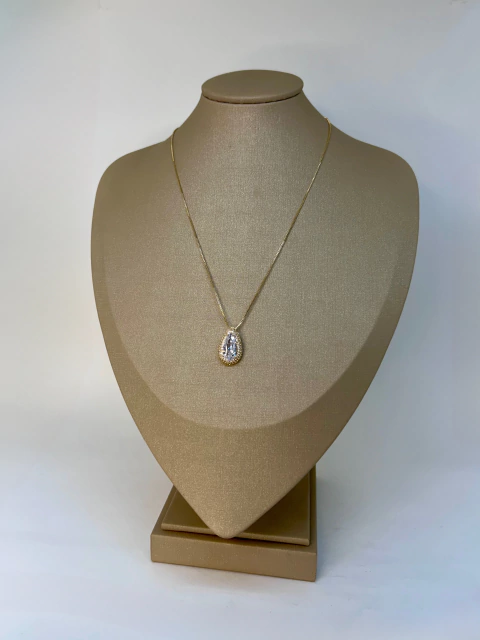 Conjunto pedra e zircônias