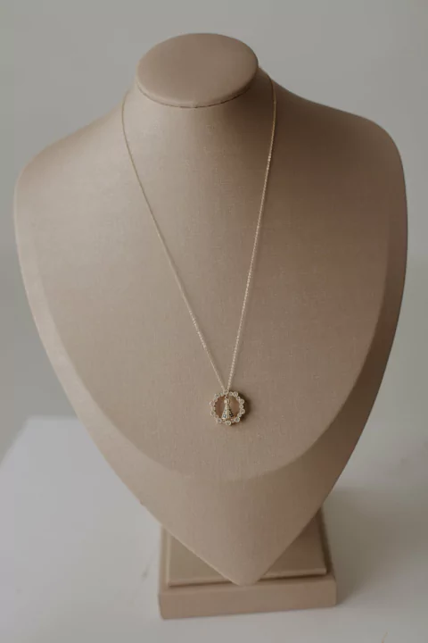 Pingente Nossa Senhora Aparecida com zircônias