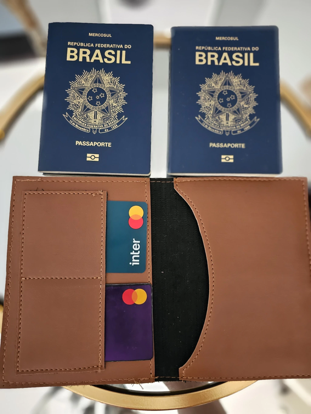 Porta passaporte duplo