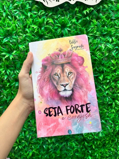 Bíblia Sagrada Seja Forte E Corajosa - Capa Dura - Com Harpa