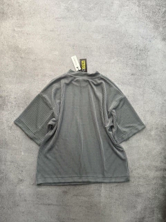 Remera morley wolf gris - DOCTAURBAN