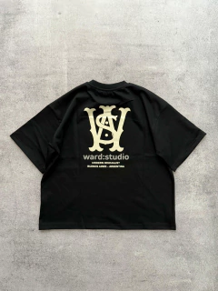 Remera Ward boxy negra en internet