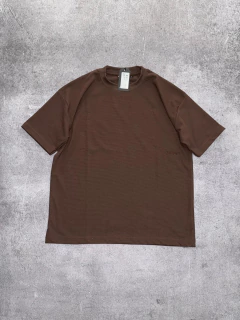 Remera Ward Rayada Marrón - comprar online