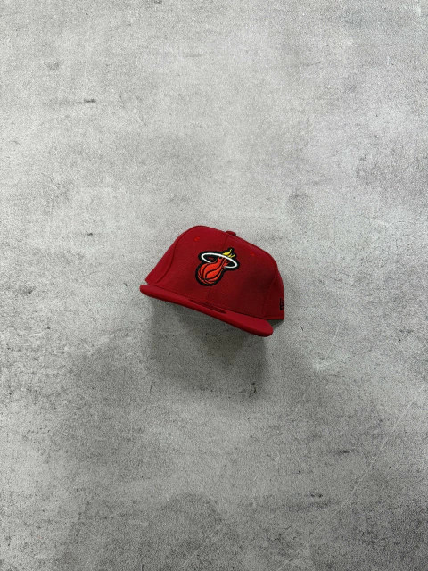 GORRA PREMIUM CERRADA