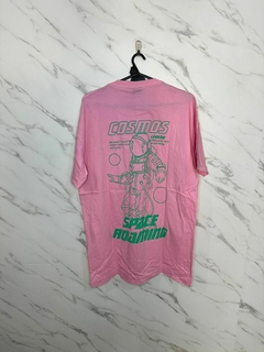 Remera oversize cosmos rosa