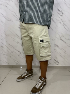 Bermuda cargo gabardina crema - comprar online