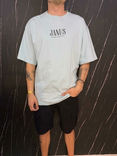 Remera Oversize Janus