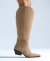 Bota Western Cano Plus+ Camurça Areia (Atende Panturrilha Até 50cm)