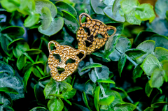 Brinco Feminino Dourado de Onça - comprar online