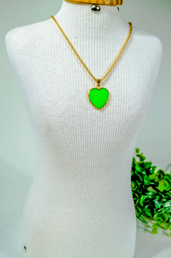 Colar Semijoia Pingente Coracão Laranja ou Verde - Loja Portal Diamond Acessórios 