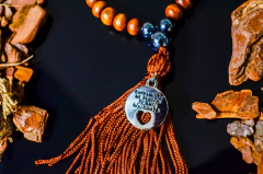 Japamala 108 contas de madeira com pedras hematita Ho´oponopono - comprar online