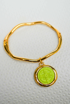 Imagem do Bracelete São Bento Dourado e Verde