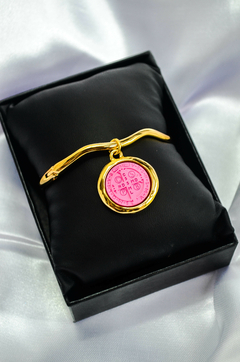 Bracelete São Bento Dourado e Rosa