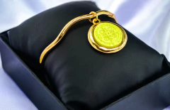 Bracelete São Bento Dourado e Verde - comprar online