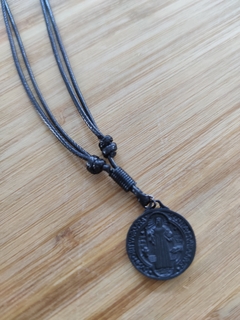 Cordão Medalha Preta São Bento Aço Inox Preto - comprar online