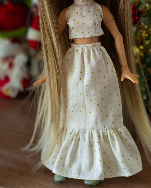 Conjunto Saia e Cropped Off-White e Poá Dourado