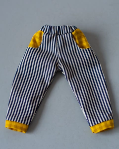 Calça Jogger Larga Listrada na internet