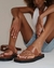 Papete Toe Tira Grossa Marrom - comprar online