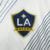  "Escudo do LA Galaxy na camisa titular, temporada 2024."