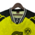 Detalhe da Gola Preta e Amarela com Listras Brancas da Camisa Borussia Dortmund Retrô 1994 Nike