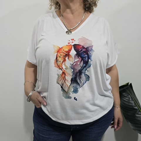 Remera -Lola- estampa dos peces - comprar online