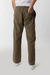 Pantalón Sastrero hombre Recto Orso Bianco, confeccionado en paper touch, con cintura plana y detalles modernos, ideal para un estilo casual y contemporáneo.