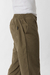 Pantalón Sastrero hombre Recto Orso Bianco, confeccionado en paper touch, con cintura plana y detalles modernos, ideal para un estilo casual y contemporáneo.
