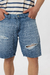 Bermuda Jean Mom CLAPTON Orso Bianco confeccionada en denim rígido índigo con detalle de roturas. Estilo moderno y casual.
