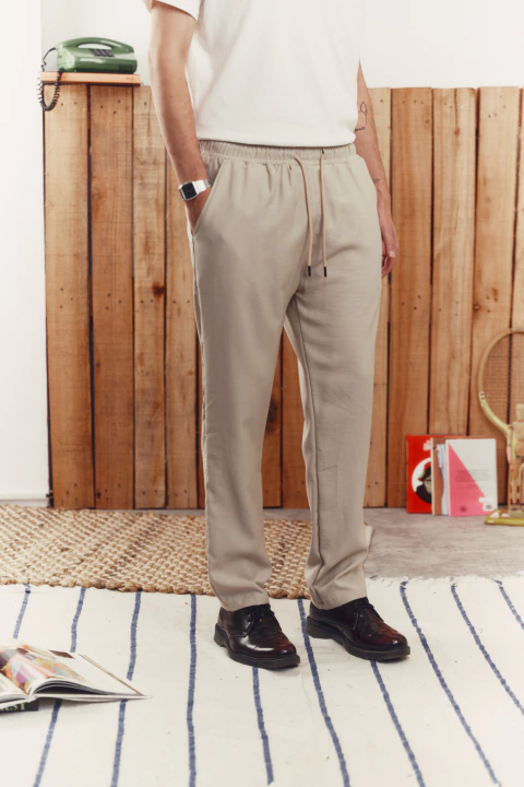 Pantalón sastrero de hombre Orso Bianco "Gino" en sarga rayón con cintura elástica. Diseño cómodo y elegante.
