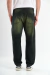 Jean Mom Race negro en denim rígido, pantalón mom fit con diseño clásico y cómodo.