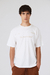 Remera oversize en tejido waffle de Orso Bianco, diseño moderno y casual con detalle de bordado en delantero.