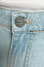 Bermuda Jean Mom "Marshal" en denim rígido indigo, corte mom fit, ideal para un look casual. Color celeste.