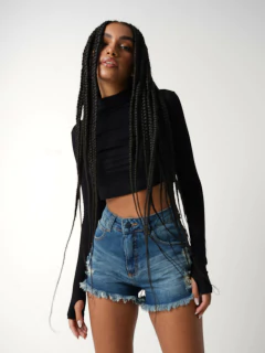 BLUSA MANGA LONGA PRETA CROPPED GOLA ALTA