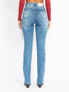 Calça Slim Flare Lavagem Média abertura lateral CL04014 - Lady Rock | Stay Rockin' 