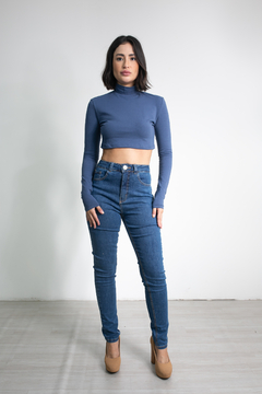 CALÇA SUPER SKINNY LAVAGEM MÉDIA BARRA RETA CL03090