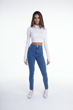 Calça Super Skinny Lavagem Média Barra Reta Cl03091 - comprar online