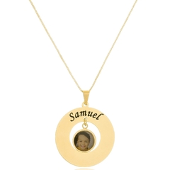 COLAR REDONDO COM PINGENTE FOTOCOLORIDA E NOME PERSONALIZADO - CL 780 BANHADO OURO 18K