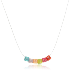 COLAR OU PULSEIRA QUADRADINHOS COLORIDOS FORMANDO NOME - CL 787